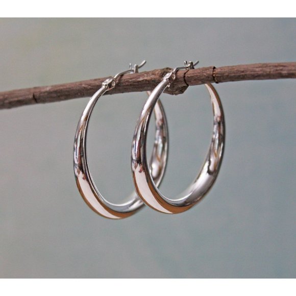 New Sterling Silver Hoop Earrings 1.25 Inches E76 - Picture 2 of 5
